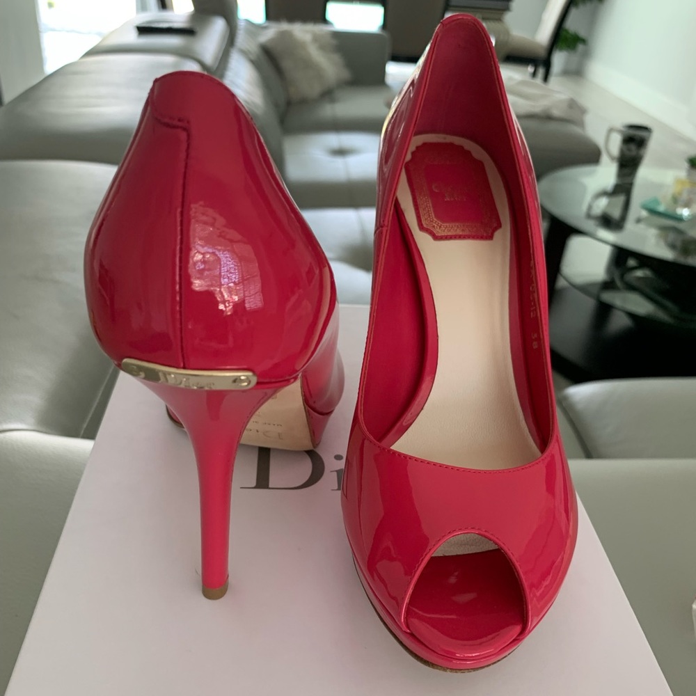 Dior pink high heels with gold hardware 👠 38
